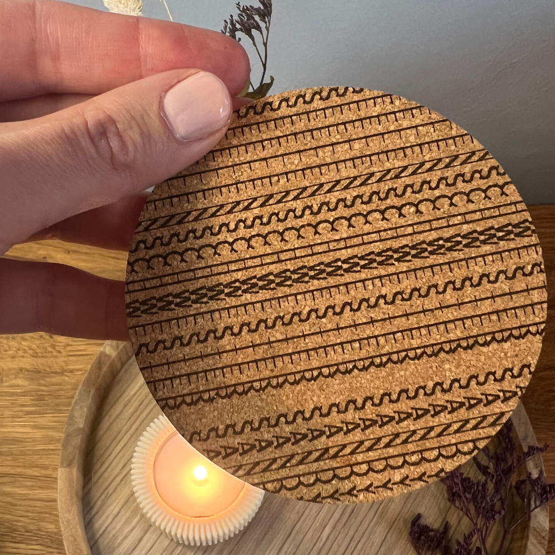 Personalisierte Untersetzer mit geheimem Schrift-Rätsel – Gravur aus Kork - Seelenschwester