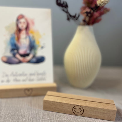 Kartenhalter mit Gravur – Smiley oder Herz Motiv
