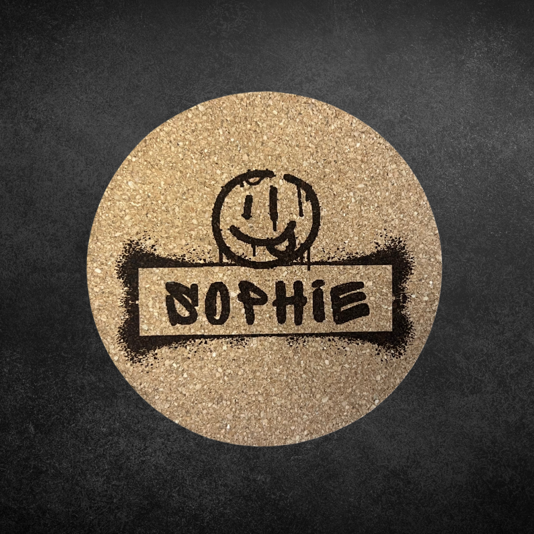 Gravierter Untersetzer mit Smiley und Graffiti Stil mit Namen